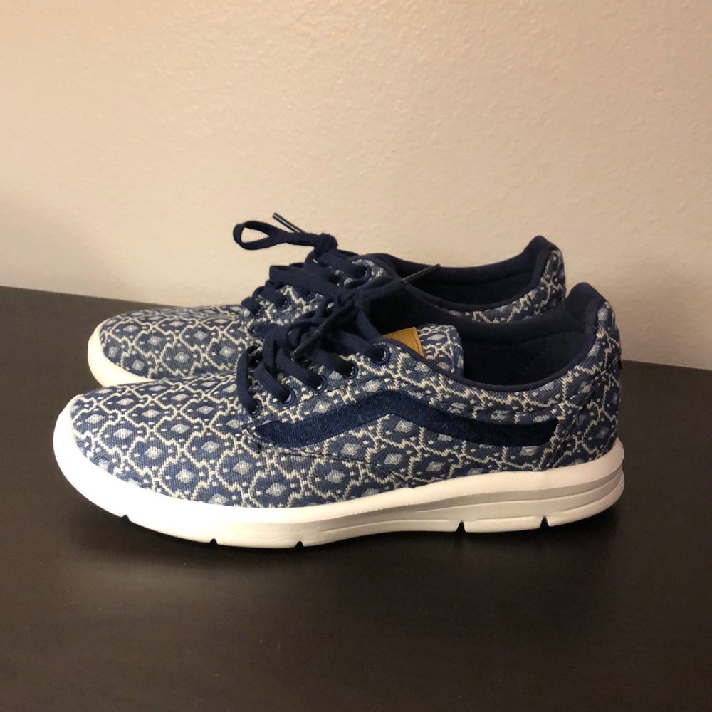Vans - Picture 2 of 5